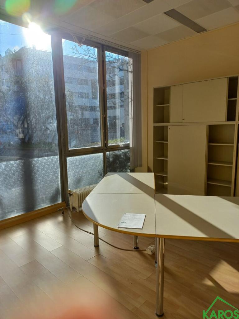 BARRIERFREIES MÖBLIERTES KLEINBÜRO!